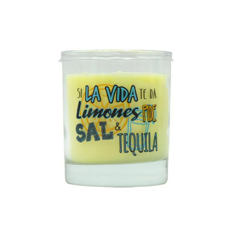 vela aromática en vaso con mensaje tequila